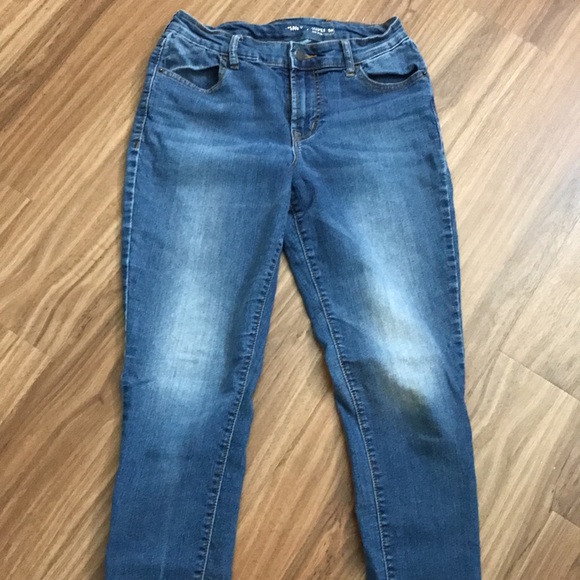 There are 3 items the price only for 2 jeans denim the short pants will free - Picture 5 of 7